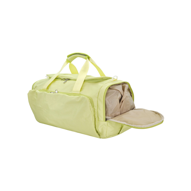 Stylish lightweight weekend duffle bags