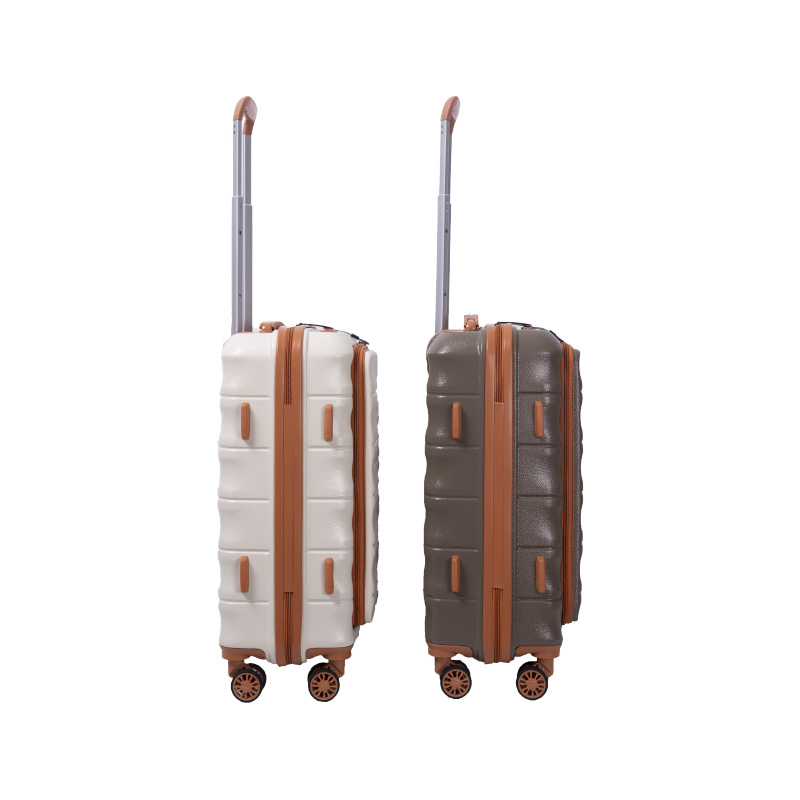 Telescoping handle wheeled luggage